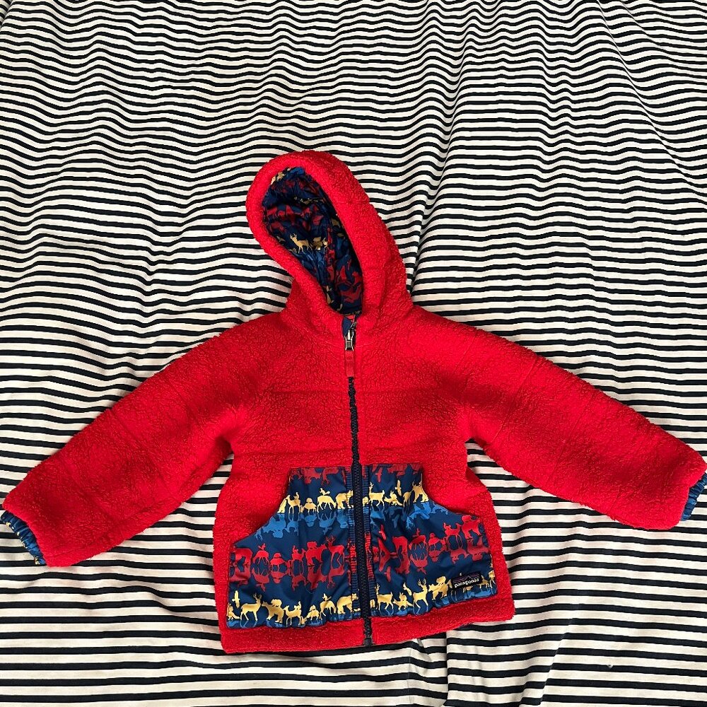 Patagonia reversible fleece and water resistant hoodie jacket 4T red